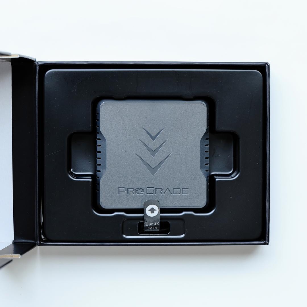 CFexpress 4.0 Type-B カードリーダー