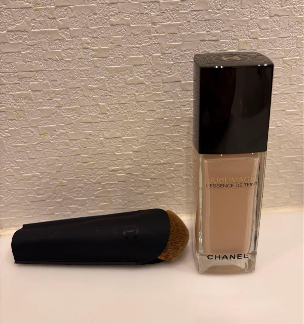 CHANEL サプリマージュ　レサンスドゥ タンB20ファンデーショ　ブラシ付き