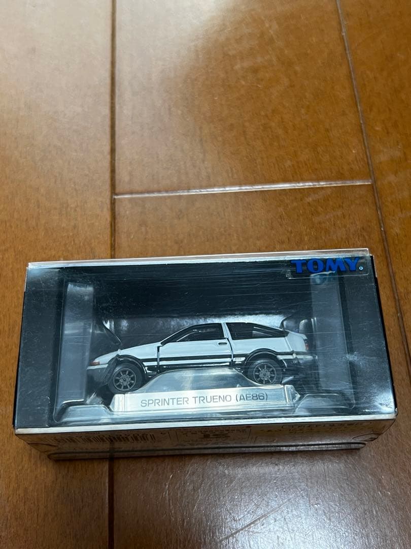 トヨタAE86 ミニカーとキーホルダーセット　イニシャルD