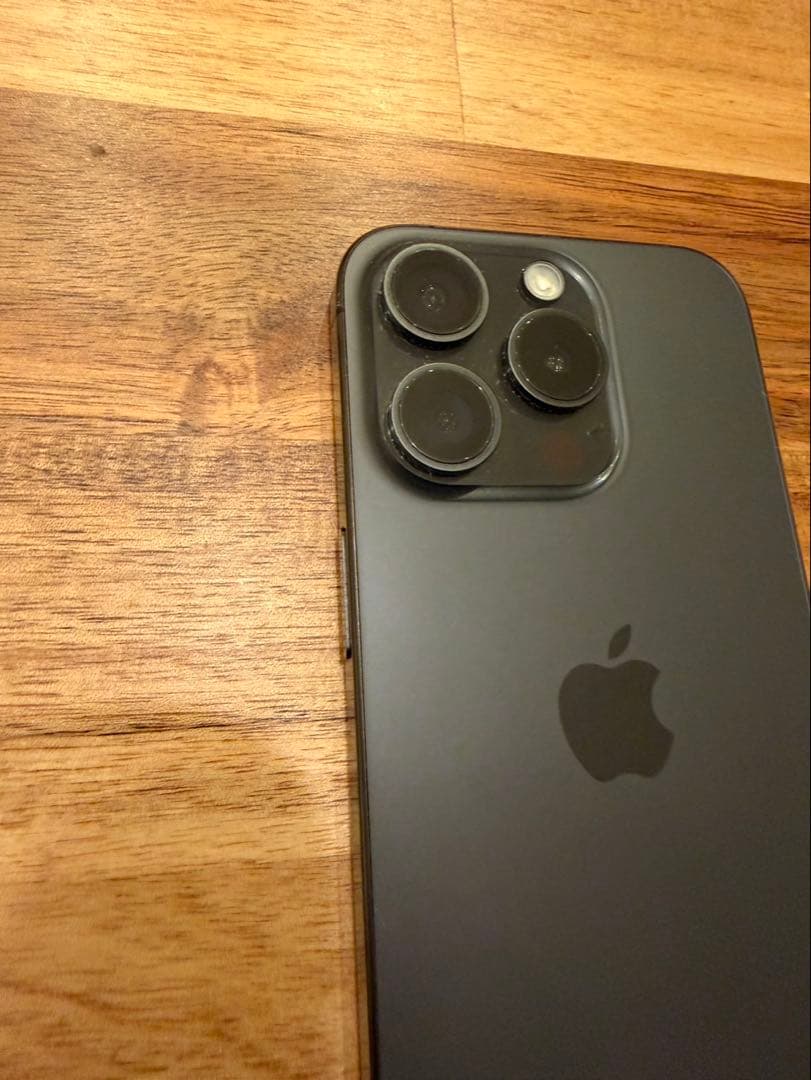 iPhone 15 Pro 256GB ブラックチタニウム simフリー