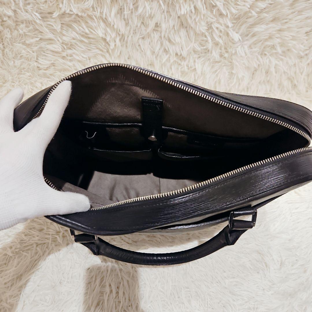 美品 ペッレモルビダ ビジネスバッグ キャピターノ ウェーブレザー PC 黒