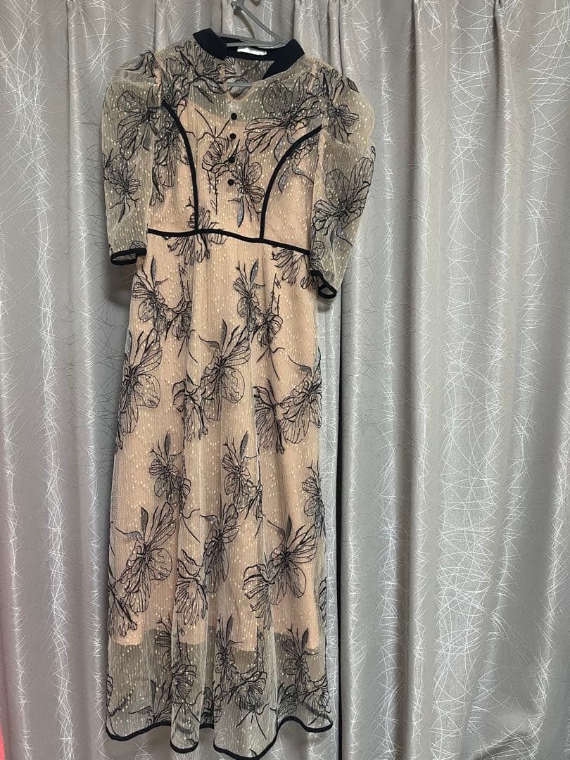 Leja パイピングハイネック花柄ラメレースワンピースドレス