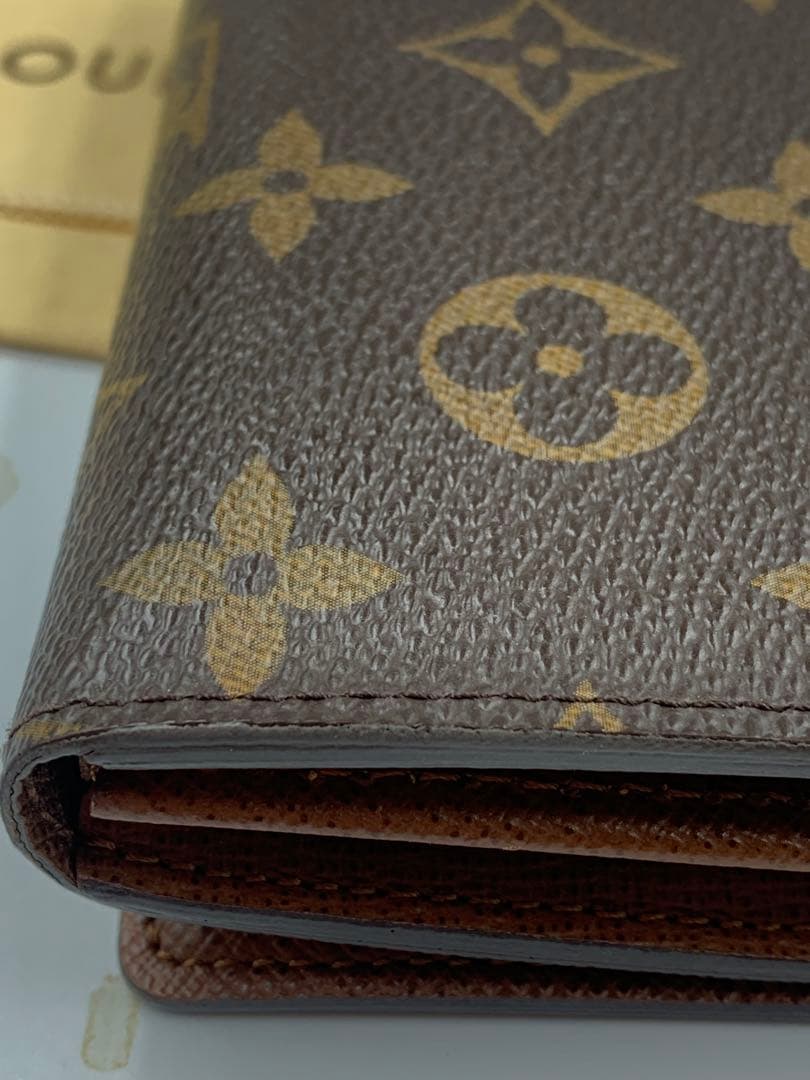 ルイヴィトン　モノグラム　ポルトモネビエ　トレゾール　二つ折り　L字ジップ