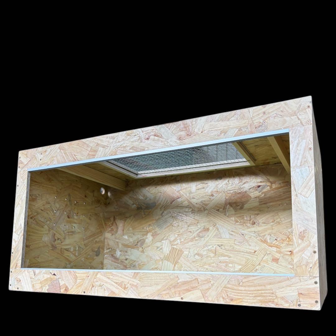 爬虫類ケージ 90×45×45㎝ 鍵　全コーキング