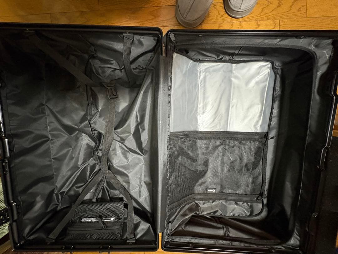 C.jutro キャリーケース