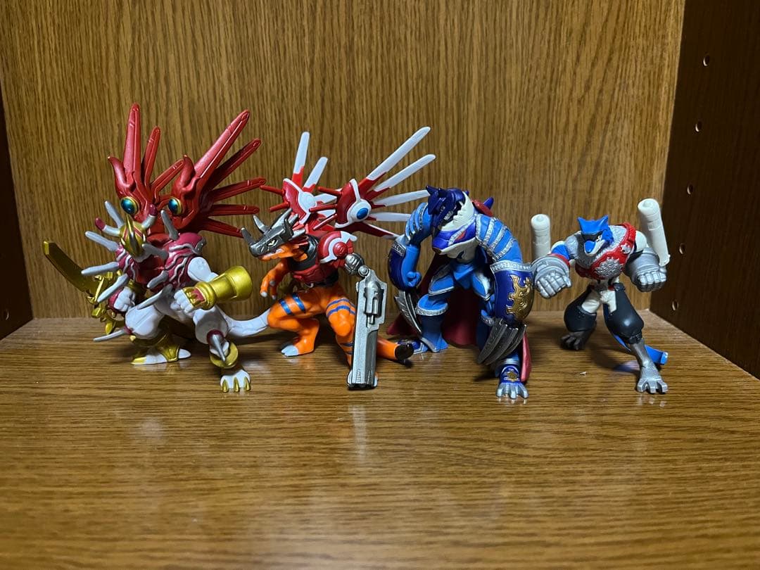 デジモンセイバーズ　究極進化　デジモン図鑑　シャイングレイモン　フィギュア