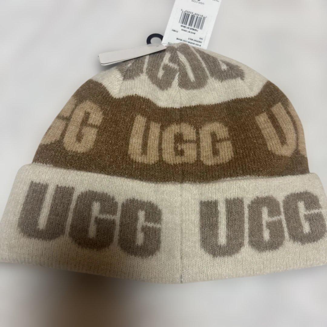 UGG ロゴ入り ニット帽 ベージュ・ブラウン