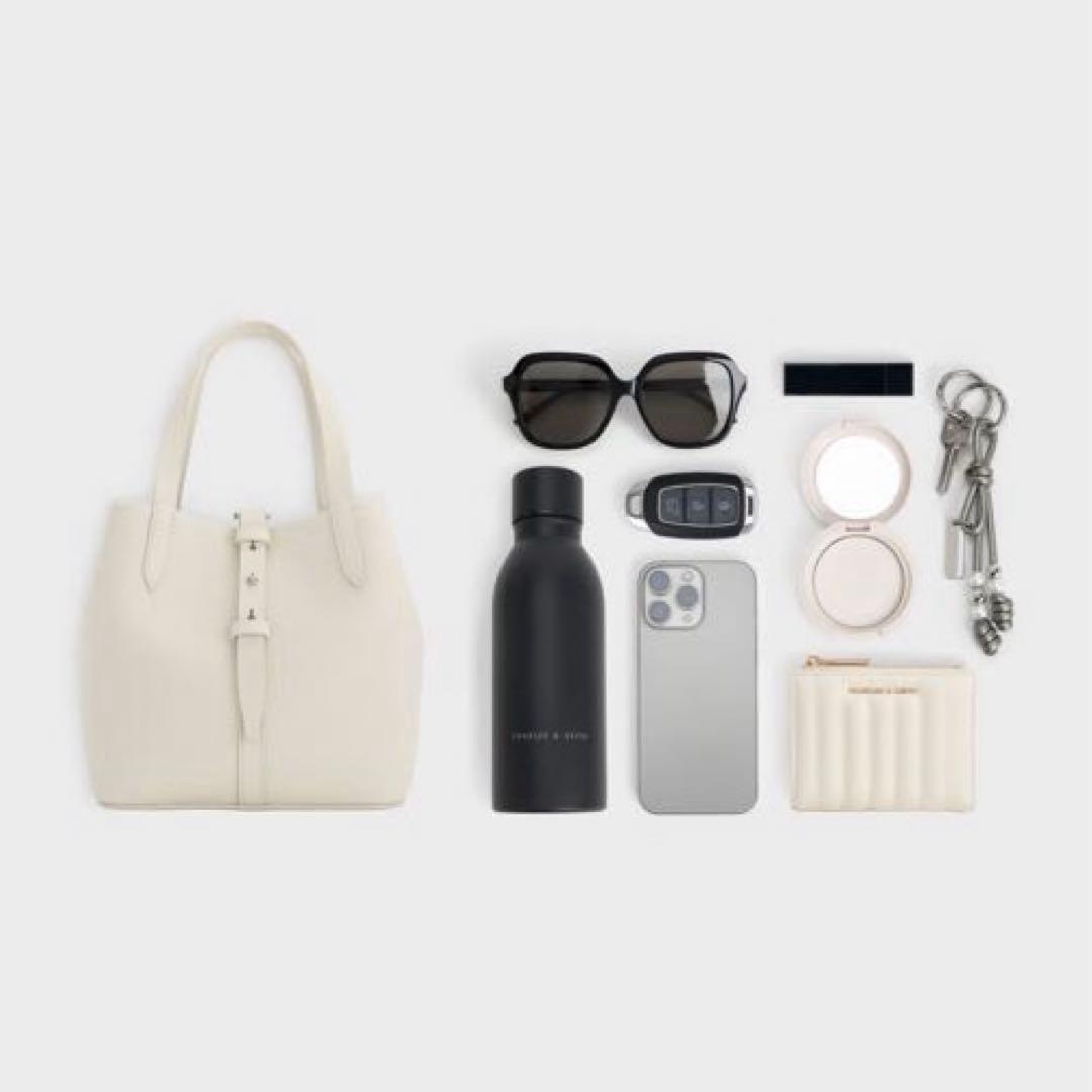 CHARLES & KEITH Beryl ベリル リサイクルレザーバケツバッグ