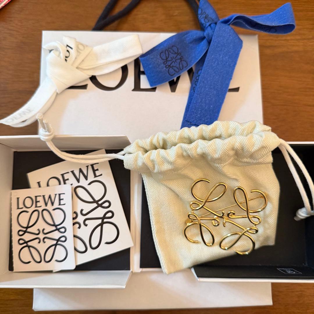 【nkさま専用】LOEWE アナグラムブローチ ゴールド