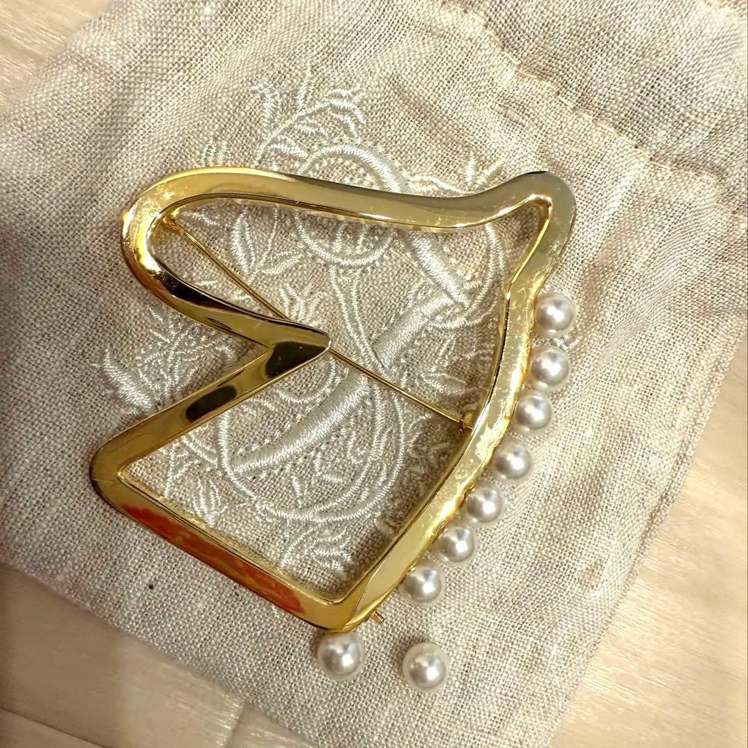 完売 セブンテン seventen ホースブローチ お馬さん ブローチ パール