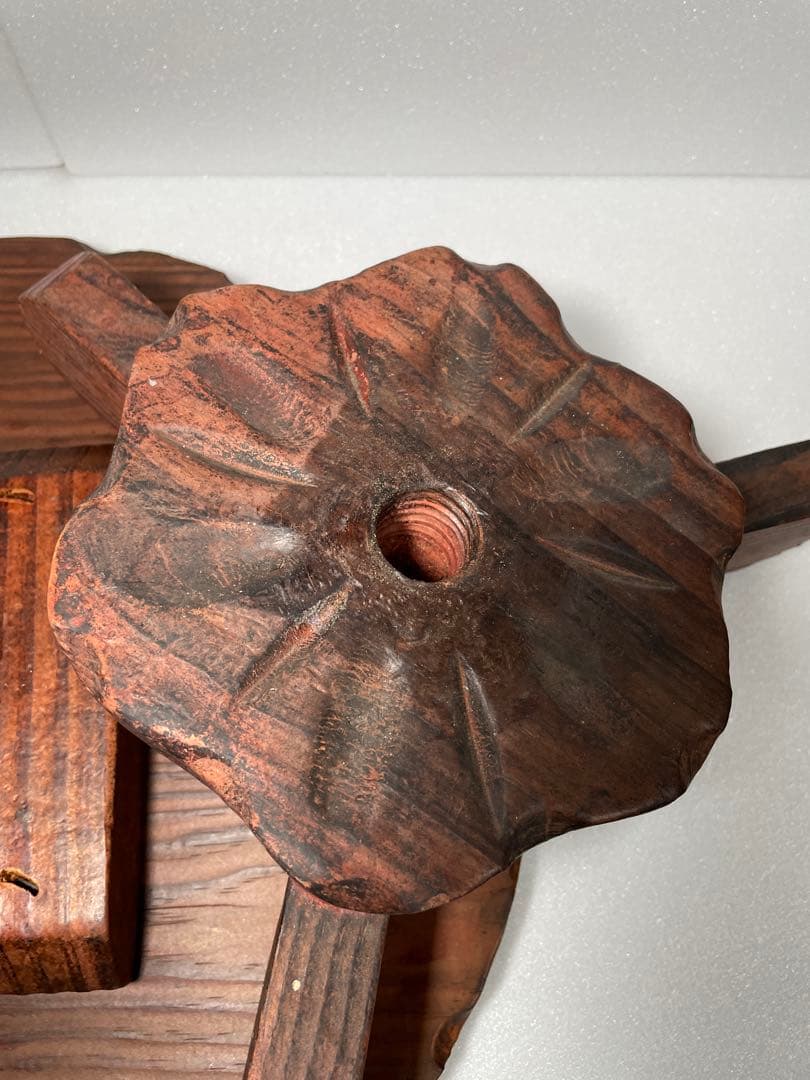 木製円形テーブル 猫型椅子 波型天板セット