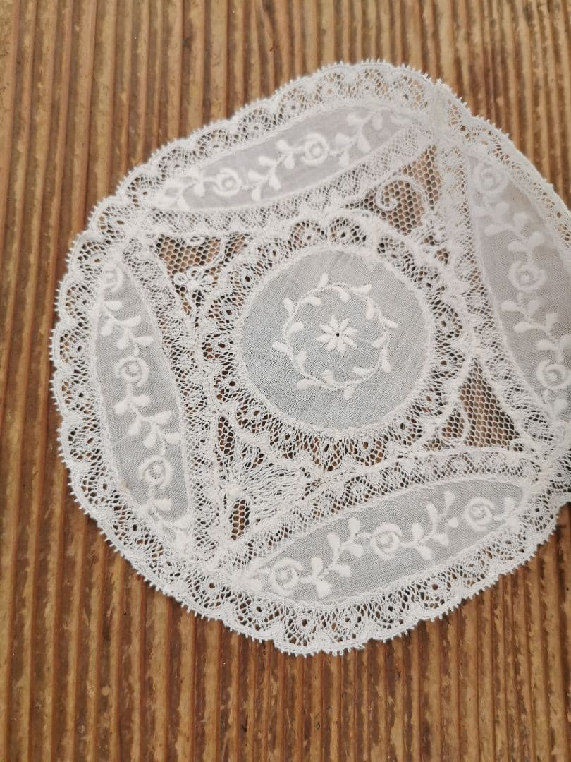 アンティーク ノルマンディーレース 小さなドイリー ロゼッタ エンブロイダリー