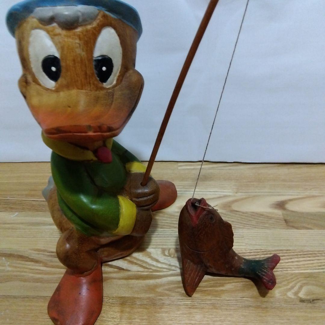 ドナルドダック　木彫りの置物
