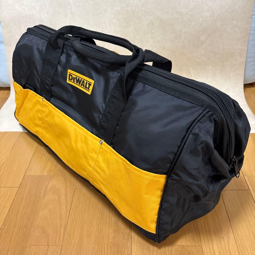 旅行用バッグ