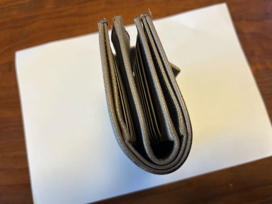 PRADA 財布
