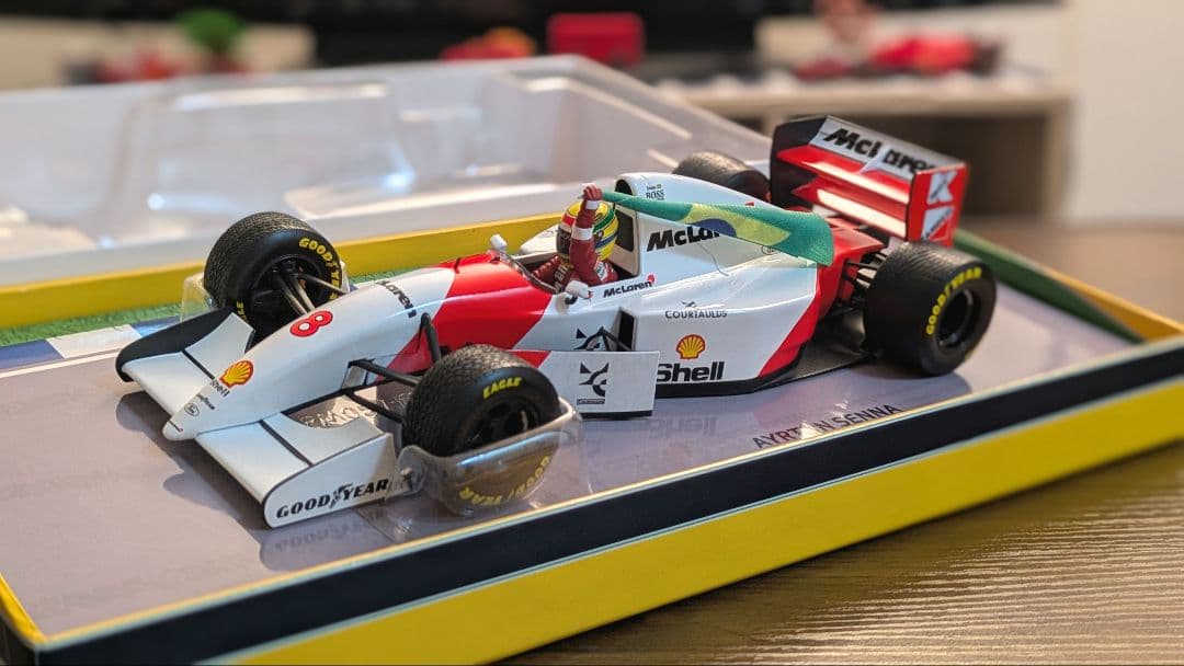 ミニチャンプス MP4/8 1/18 アイルトン・セナ
