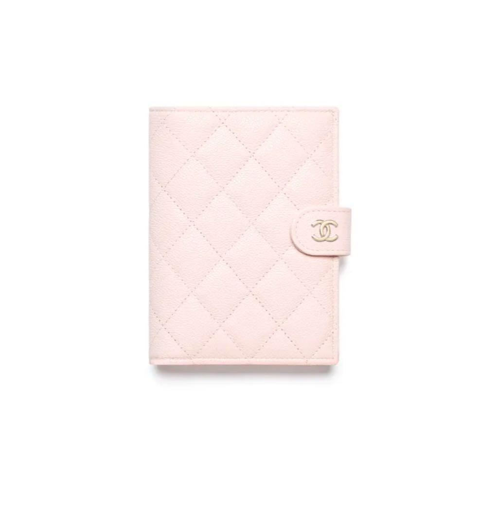 値下げ！新品未使用　シャネル　パスポートケース ピンク　26C 最新作　限定品