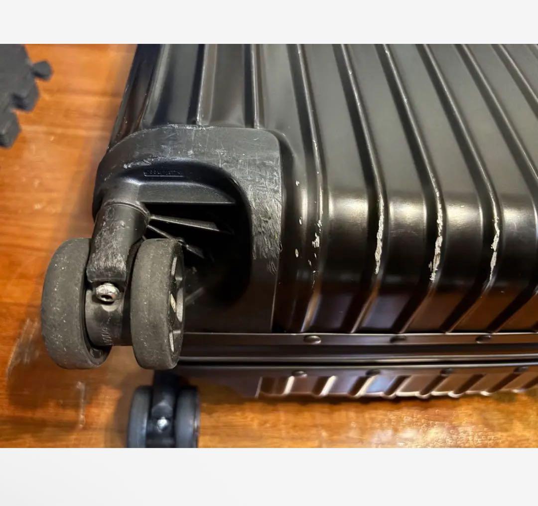 MONCLER × RIMOWA モンクレール×リモワ