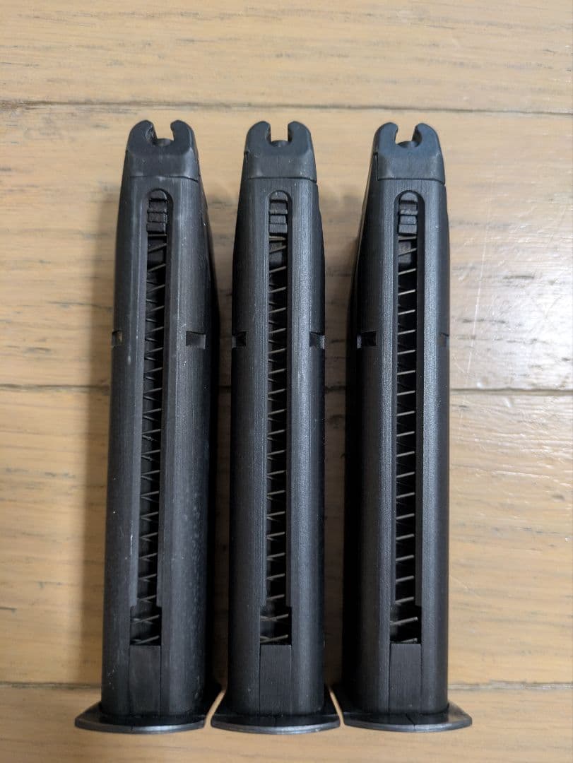 KSC SIG P226R HW System７マガジン3本実物グリップサバゲー