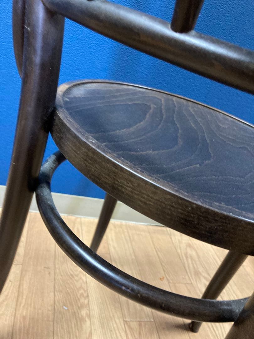 D 東ヨーロッパ　チェコ　椅子　チェア　アンティーク調　ヨーロピアン　木製　茶系