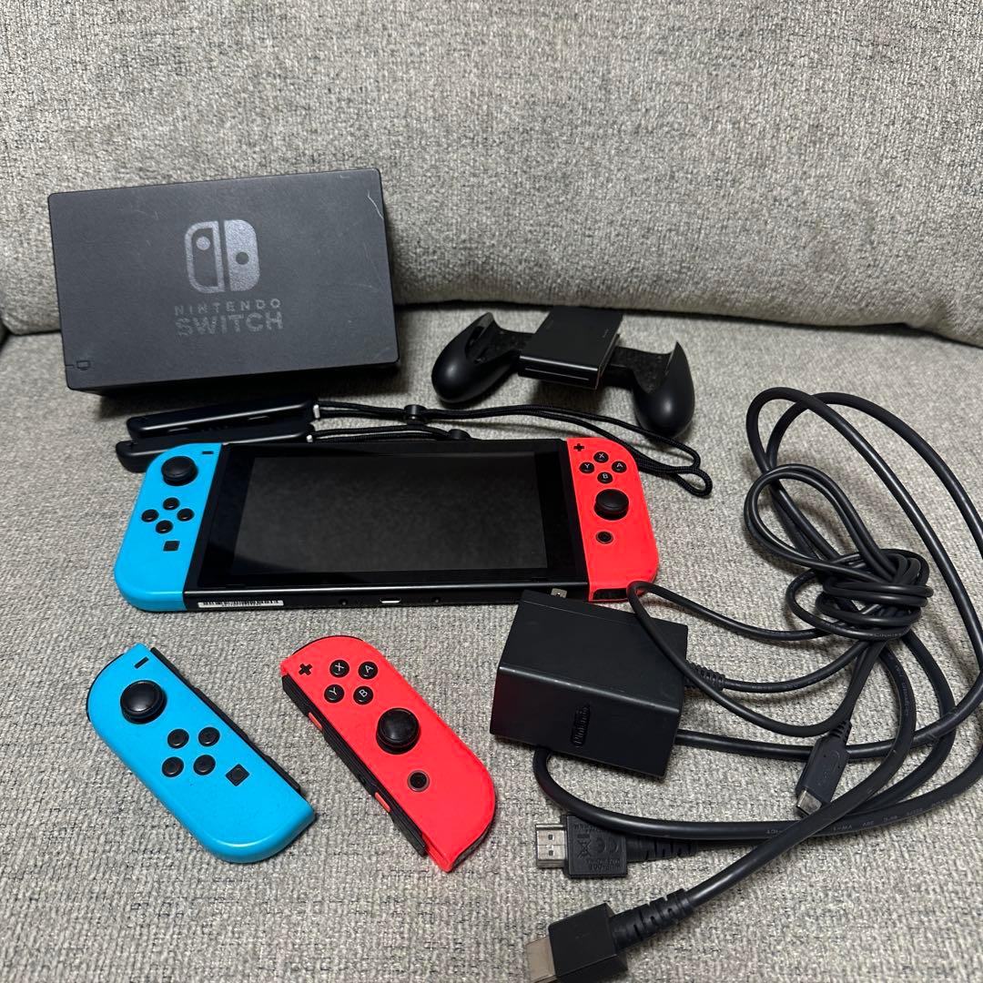 Nintendo Switch 本体　ジョイコン付き