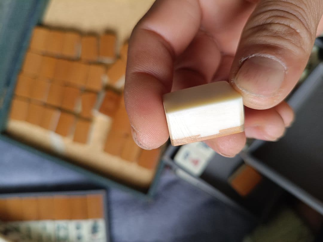 【極上品・完品】麻雀牌 骨牌 背竹 厚牌 職人手彫り 燕尾 昭和レトロ 骨董品