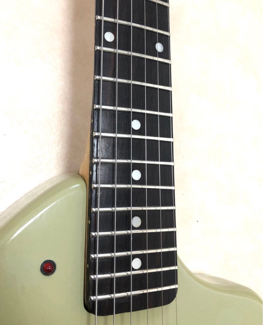 最終値下！！ZO-3 グレー アンプ内蔵ミニギター ヘッドフォン端子付き！！