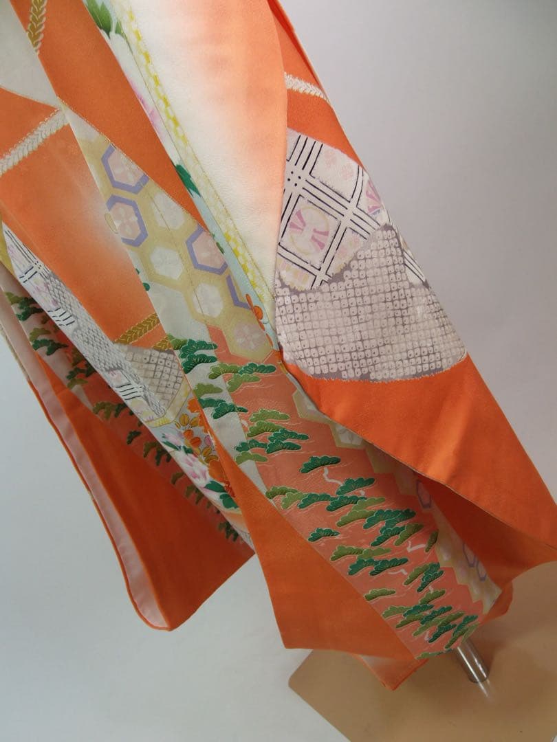 豪華3点セット】振袖／橙色　御所解文様＊吉祥文様尽くし／袋帯　長襦袢　晴れの日に
