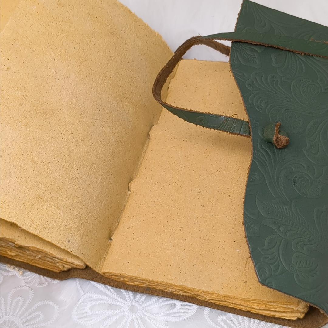 インドのアンティーク雑貨✨魔法のジャーナル✨天然レザー製／ノート／ヴィンテージ