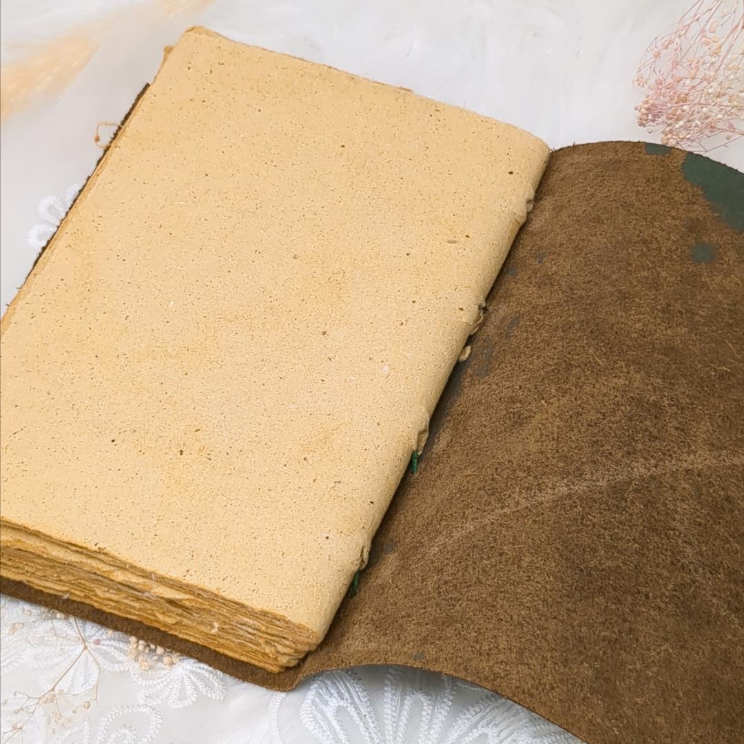 インドのアンティーク雑貨✨魔法のジャーナル✨天然レザー製／ノート／ヴィンテージ
