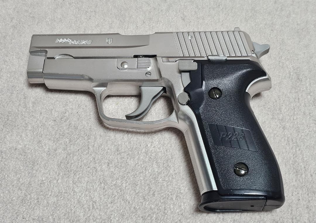 東京マルイ M92F ミリタリーモデル ＆ P228 POLIZEI