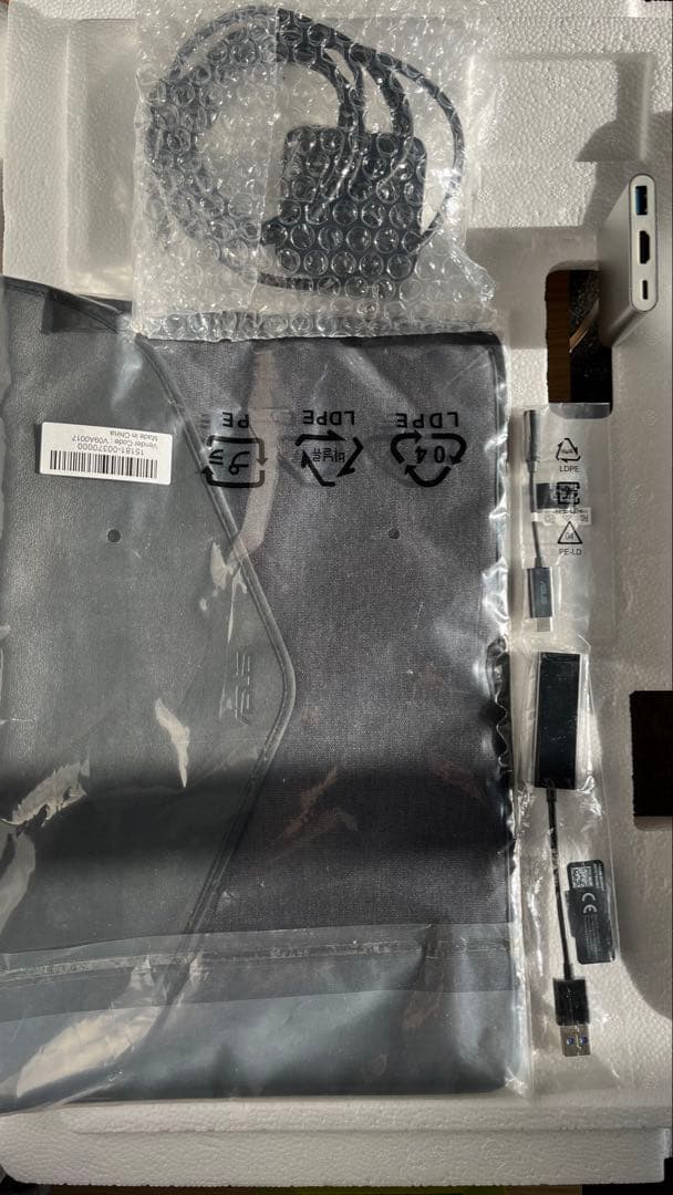 Windowsノート本体 ASUS Zenbook14 Ryzen7 4700U/8GB/512GB