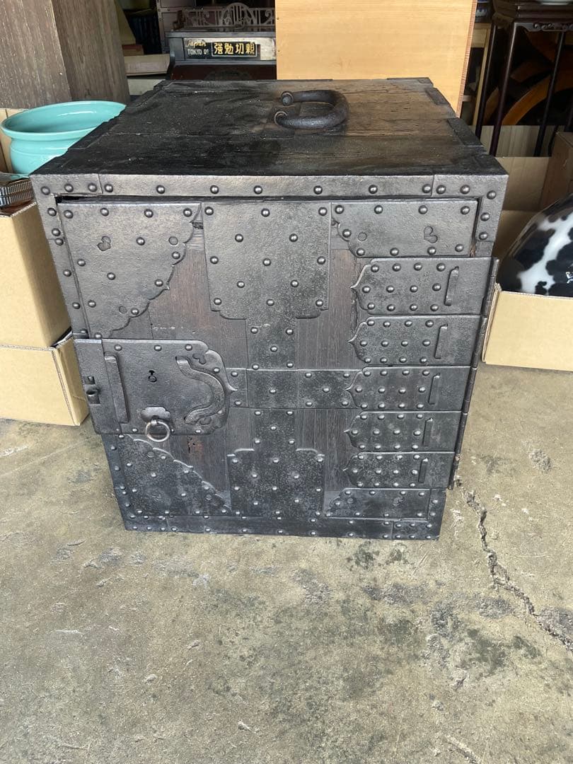 骨董 船箪笥 (金庫) 時代和箪笥 鉄地金具　　チェスト 金具装　昭和レトロ