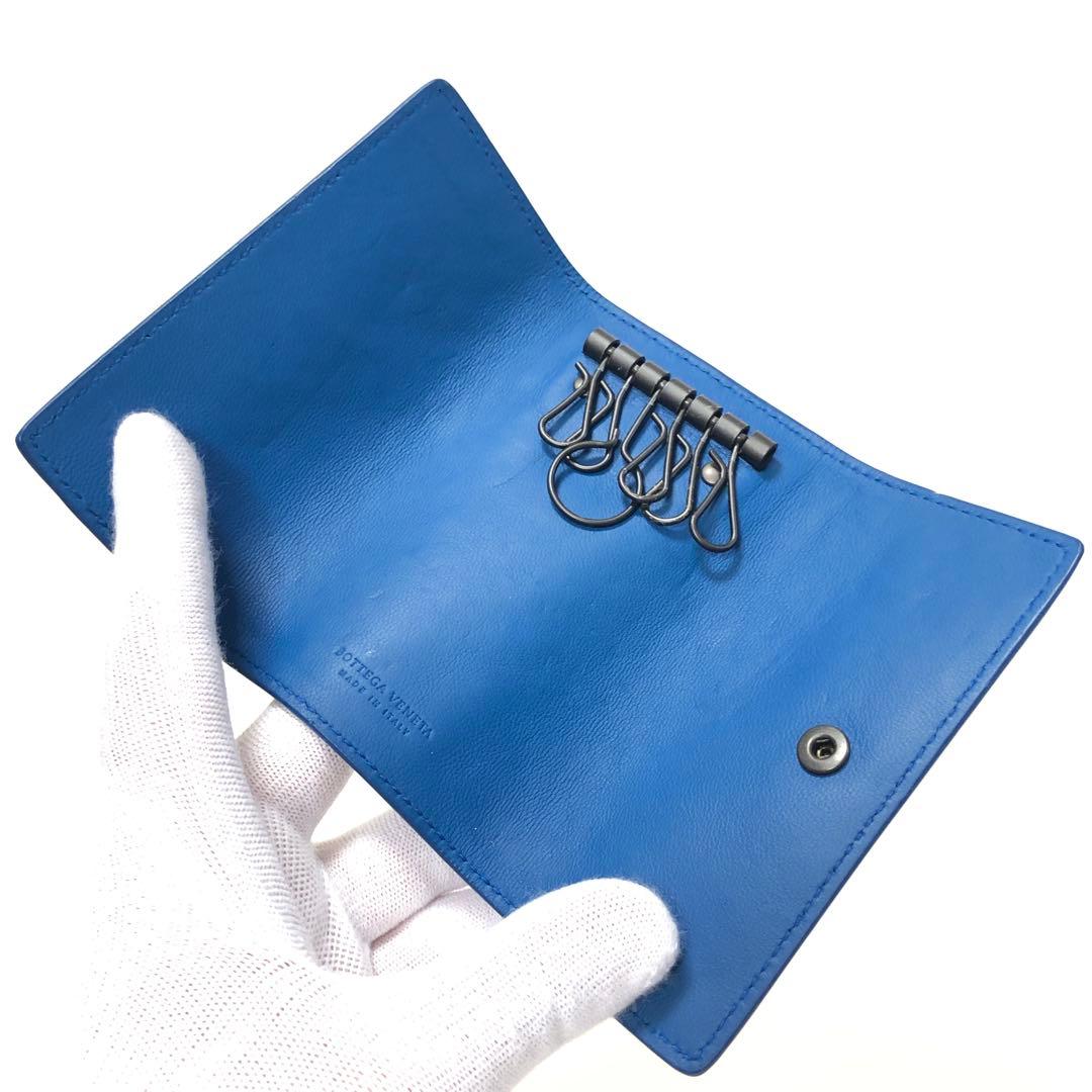 未使用級　現行モデル　ボッテガ ヴェネタ　キーケース　イントレチャート　黒　青