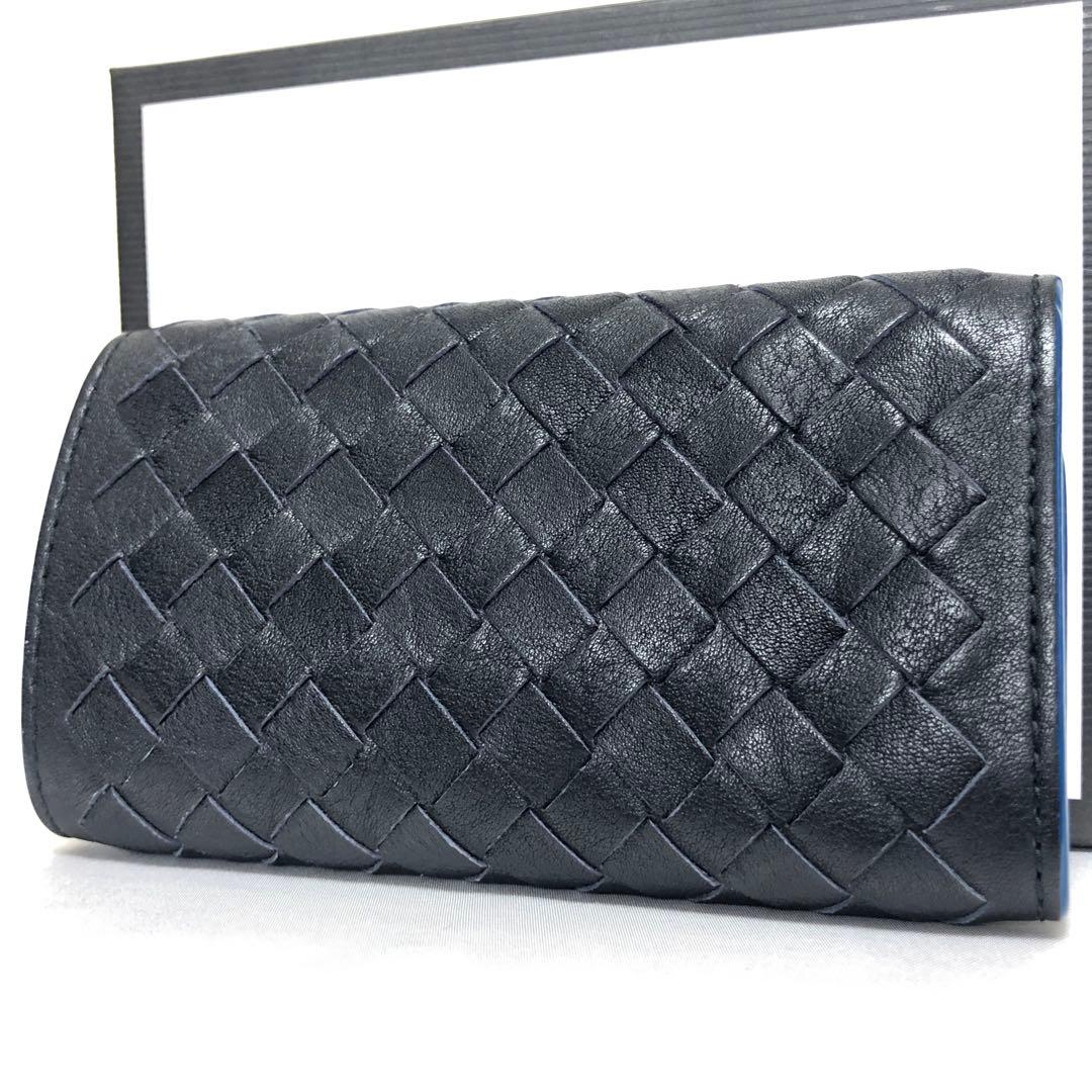 未使用級　現行モデル　ボッテガ ヴェネタ　キーケース　イントレチャート　黒　青