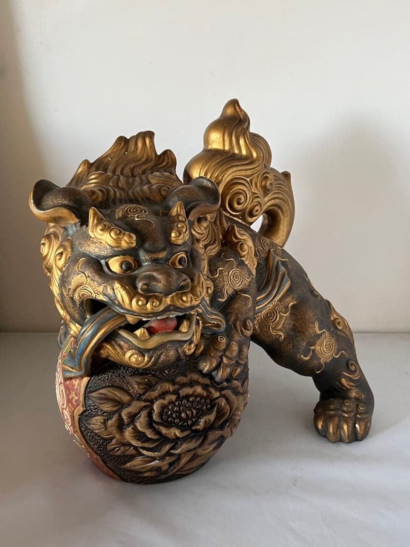 置物　色絵金彩 獅子置物 高30cm 貴重/西き—001