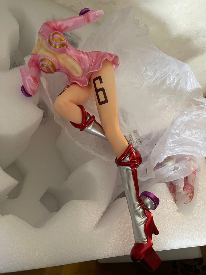 ワンピース ヴィンスモーク・レイジュ 1/4スケール ガレージキット スタチュー