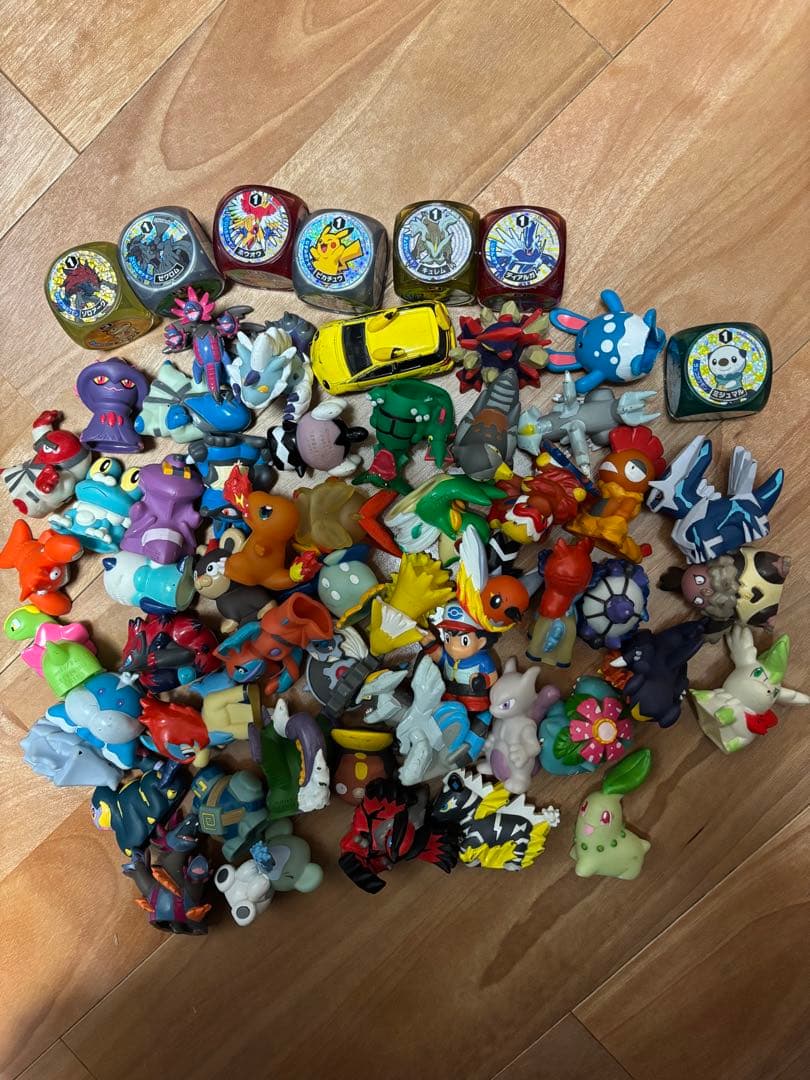 ポケモンフィギュアセット +ピカチュウのトミカ&サイコロおまけ付き