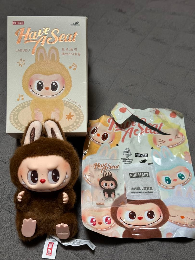 新品同様品！POP MART Have a seat LABUBU シークレット