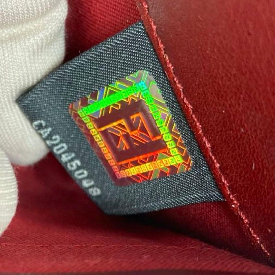 FENDI ズッキーノ　エナメル　長財布　Red
