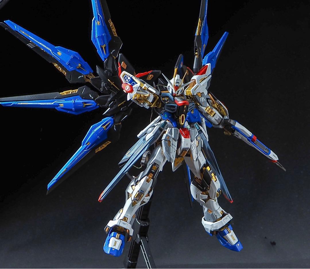 バンダイ製　MGEX ストライクフリーダムガンダム　全塗装　完成品　LED搭載