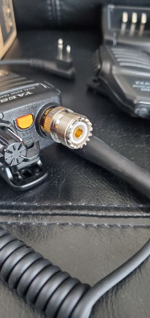 YAESU FT-65 無線機 本体と付属品