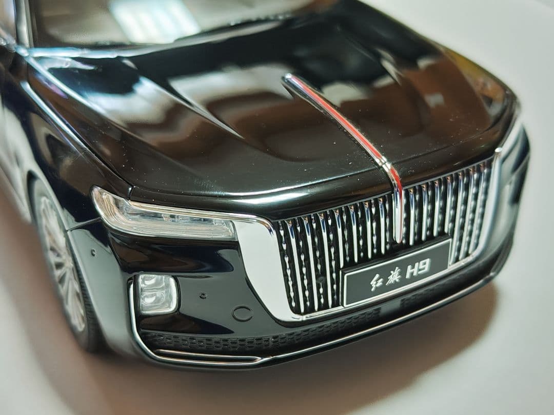 紅旗　H9　1/18　モデルカー　ミニカー　第一汽車　フラッグシップカー