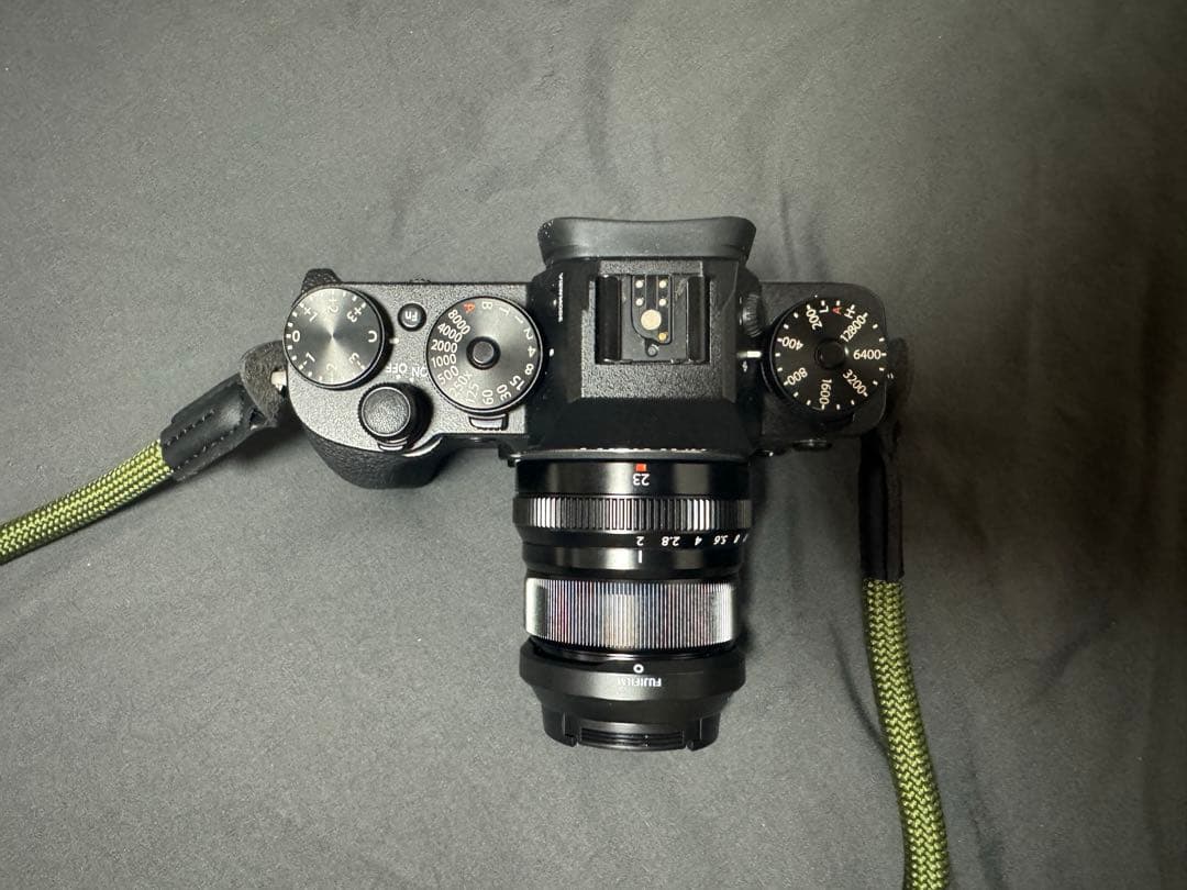 Fujifilm X-T2 ミラーレス一眼 (レンズ、ケース付き)