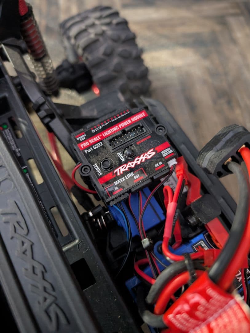 Traxxas　TRX-4 ディフェンダー　クローラーラジコン　トラクサス