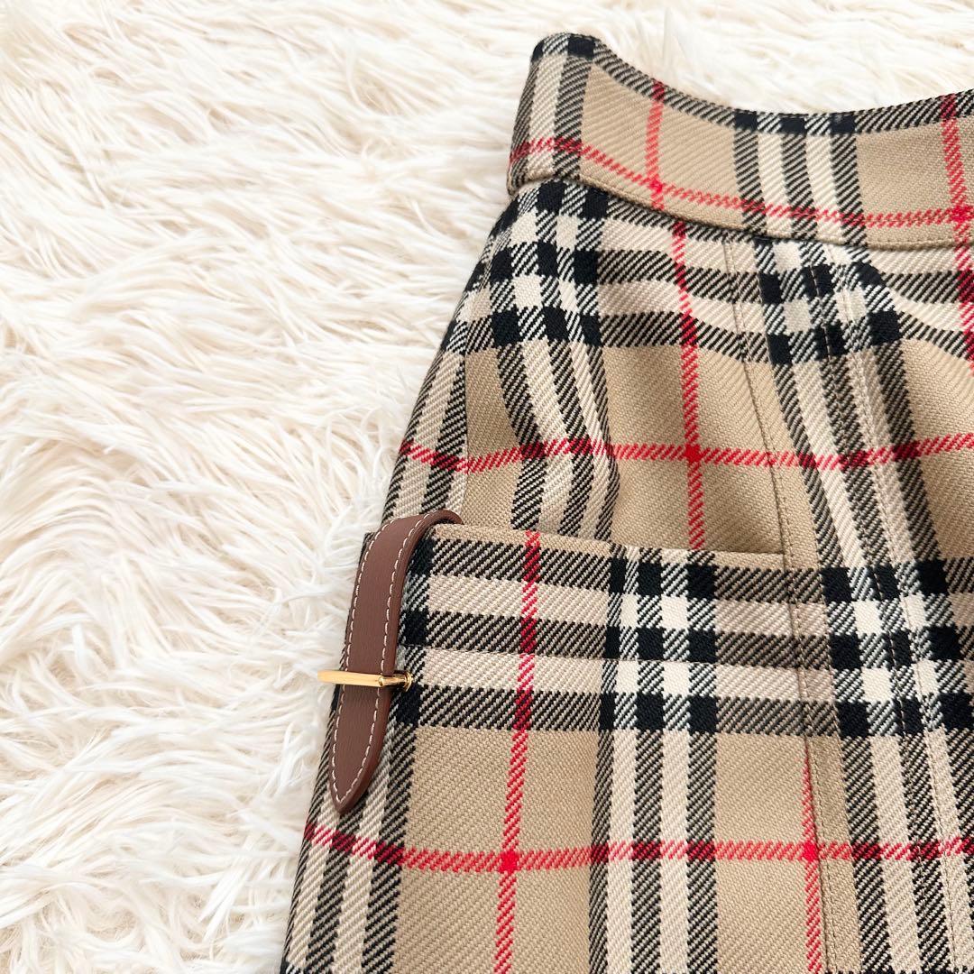 極美品✨️バーバリーロンドン 近年 ノバチェック スカート ベージュ 革ベルト