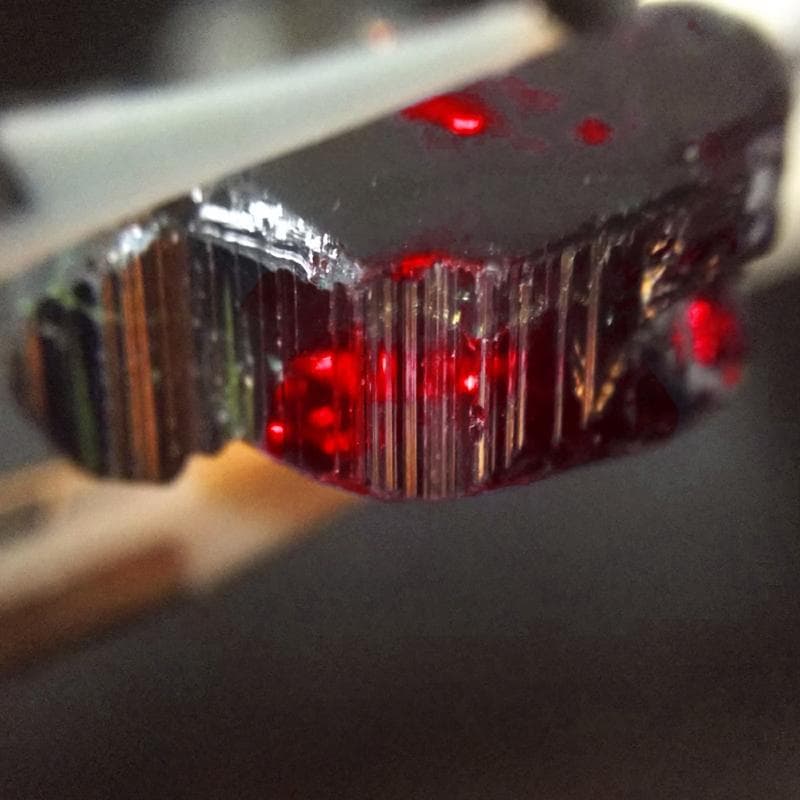 388 カラーチェンジ クロムトルマリン 結晶 原石