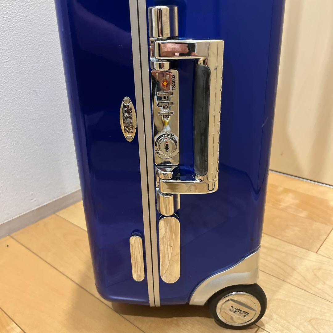 ゼロハリバートンスーツケースポリカーボネートタイプ　機内持ち込み
