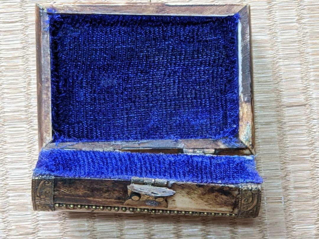 ♦中国 古玩 骨製 銅製金具 宝石箱 小物入れ 古美術品 骨董品 アンティーク