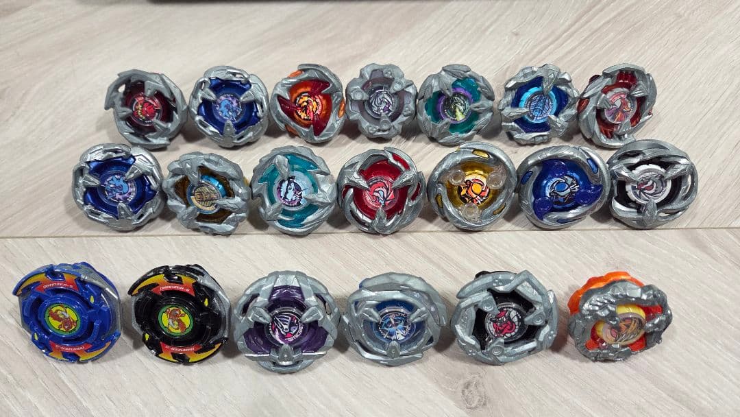 BEYBLADE X ダブルエクストリームスタジム+ベイブレード20個まとめ売り